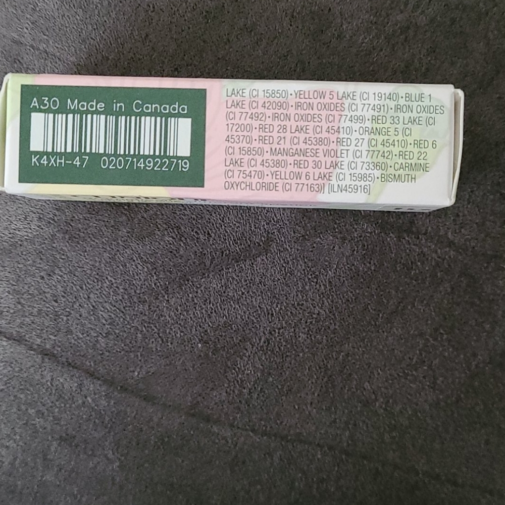 πshaping lip color - Picture 4 of 5